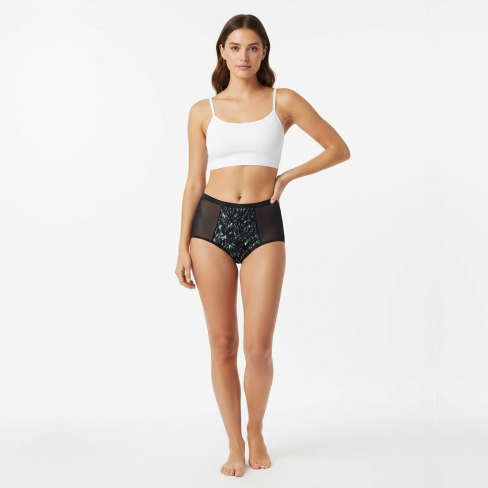 Culotte menstruelle noir galaxy OFFUZA portée, protection discrète et confortable