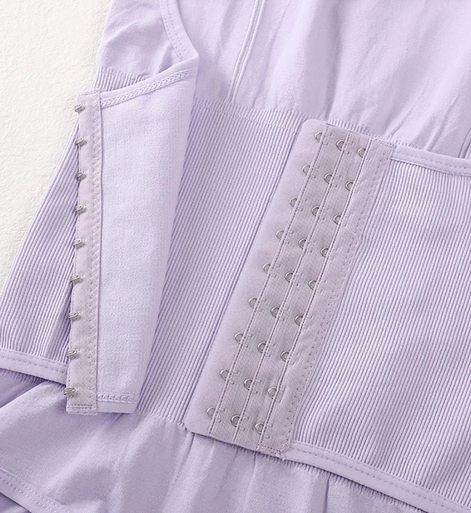 Détail de la couture du body corset sculptant OFFUZA, maintien ciblé et finition soignée