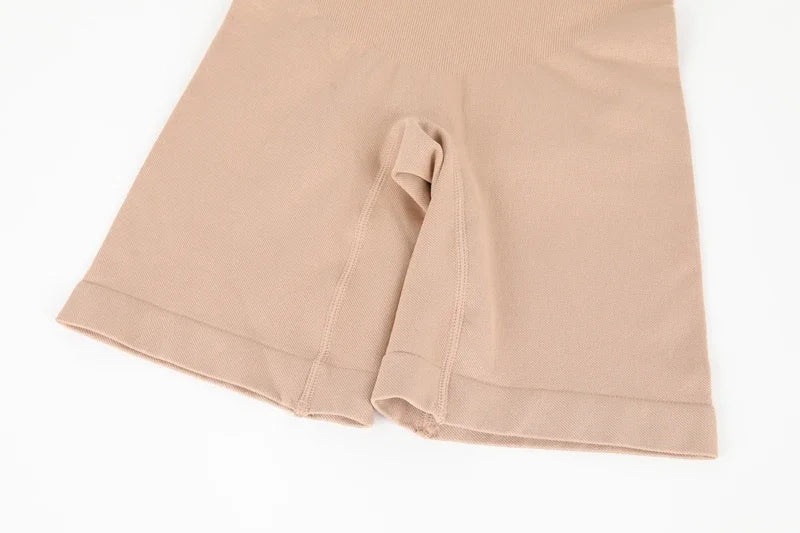 Détail de la finition du body sculptant confort OFFUZA, coupe nette et invisible