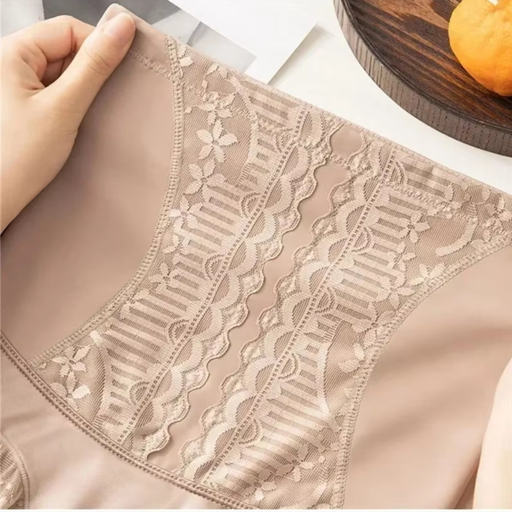 Détail de la dentelle nude de la culotte gainante OFFUZA, finition élégante et douce