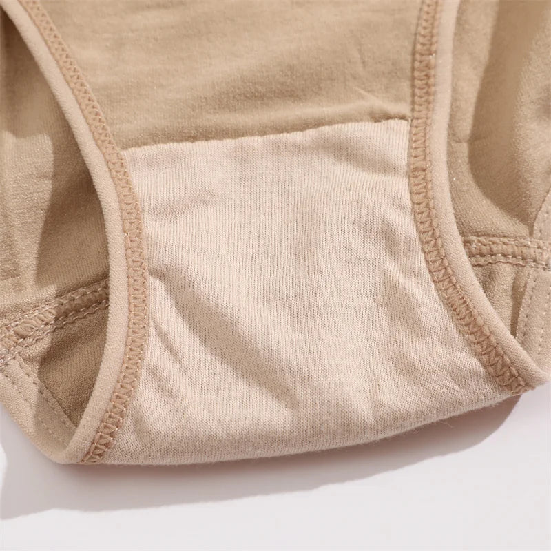 Finitions basses de la culotte gainante ventre plat OFFUZA, discrétion sous les vêtements